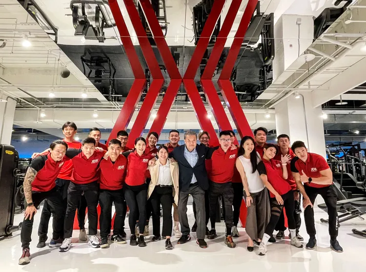 JR東日本集團在日本國内經營9個健身品牌，擁有79間特色運動空間。中間為「JEXER FITNESS＆SPA南京復興」營運公司台灣捷爾東健身事業股份有限公司董事兼副總經理大澤 勇。業者提供