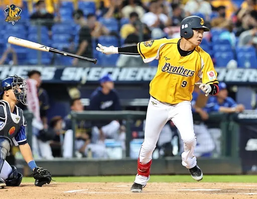 王威晨延長賽12 局下再見安打！中信兄弟4比3氣走味全龍