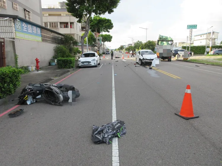 事故地點在北屯區昌平東六路與昌平五街口。民眾提供