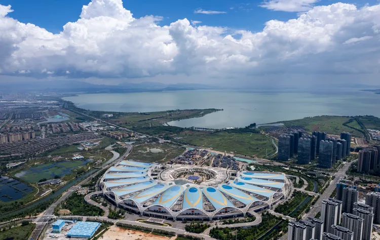 雲南省昆明市鳥瞰。新華社