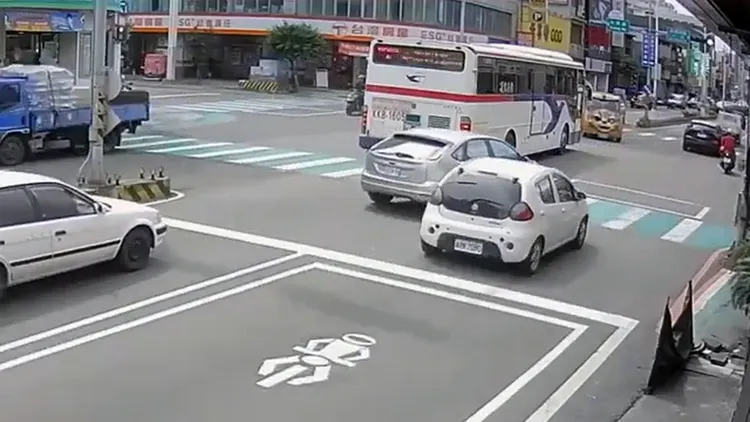 翻攝自《記者爆料網》