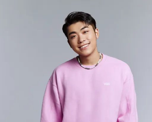 22歲小鮮肉玩出新高度 花花公子拈花惹草