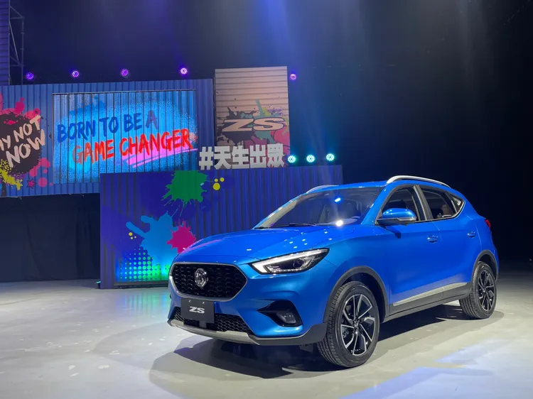 ZS旗艦版提供了包含蘇打藍(圖)、貝果橘、奶昔白、秋刀銀與墨魚黑五種車色供選擇。林浩昇攝