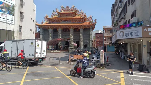 桃園仁壽宮慶讚中元遶境、放水燈 大園警加強交通疏導管制