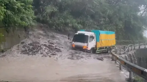 豪雨重創中南部!13處道路封閉 2處路基下陷單線通行