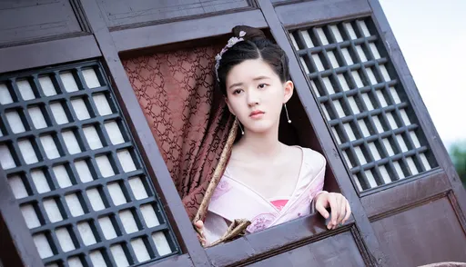 趙露思自嘲《陳芊芊》首部瘦身劇 與他接吻驚聞大蒜味