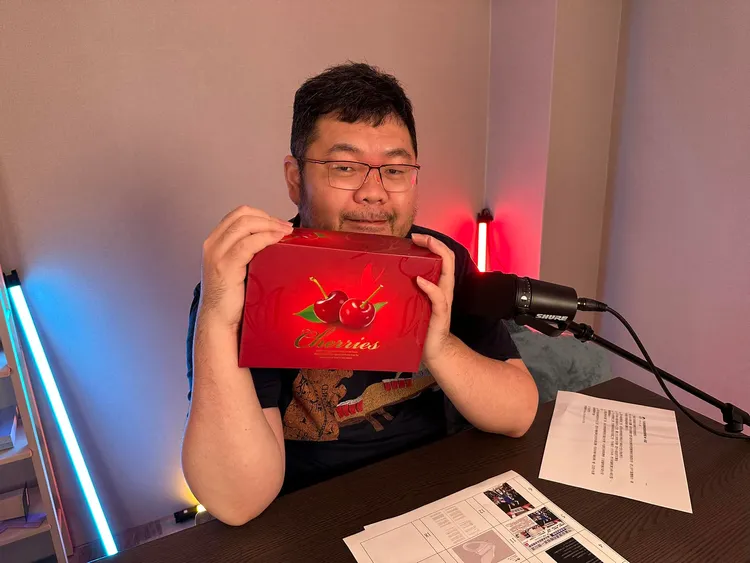 四叉貓批江和樹「把喪家簽名簿當廣告看板喔？」翻攝四叉貓臉書