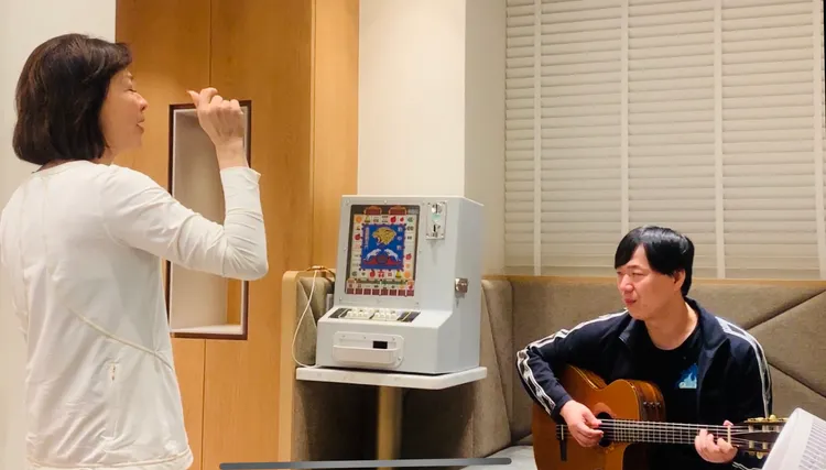 范怡文（左）新單曲，由蕭煌奇量身打造。尚時代文創娛樂提供