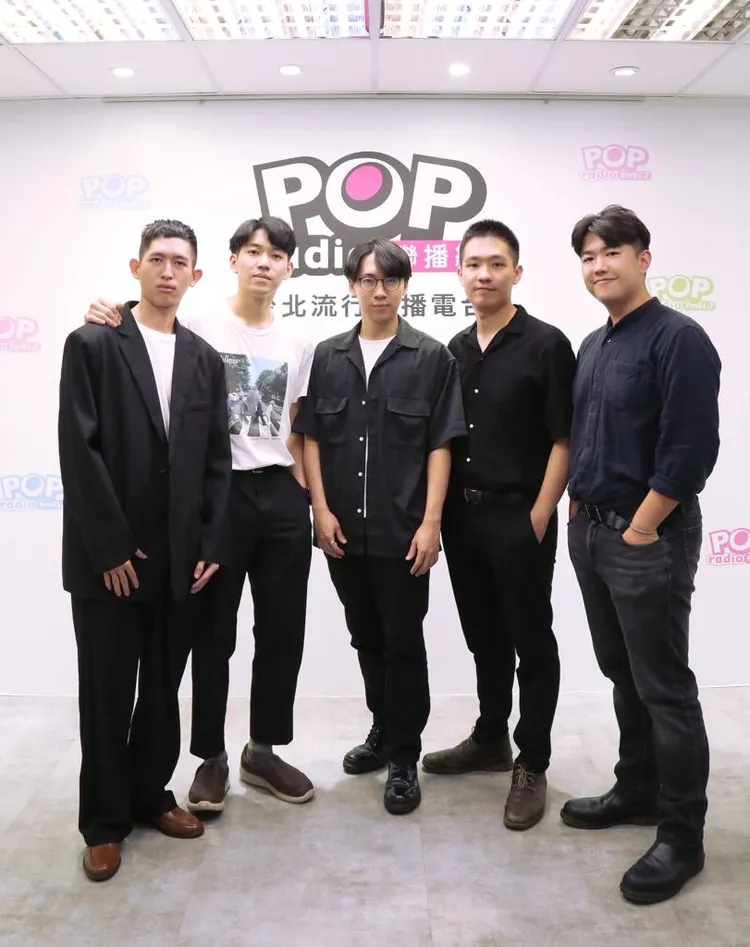 樂團「我走指南路」上節目暢聊發片心路歷程。POP Radio提供