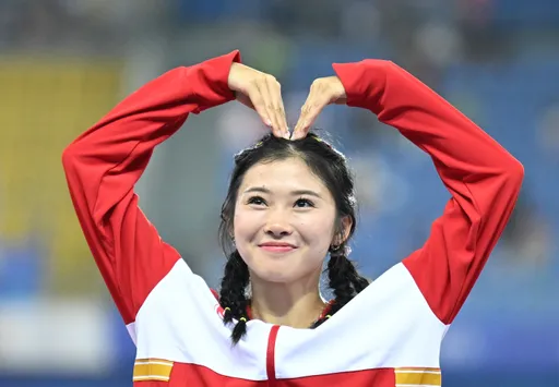 圖多|中國新田徑女神「又美又颯」 媒體捧:實力撐起顏值流量