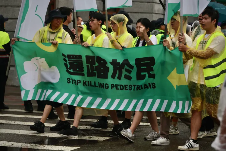 還路於民大遊行。林林攝