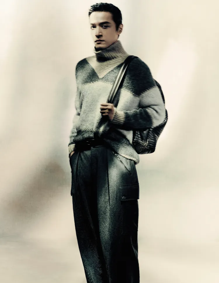 胡歌拍攝GIORGIO ARMANI 2023秋冬形象廣告。品牌提供