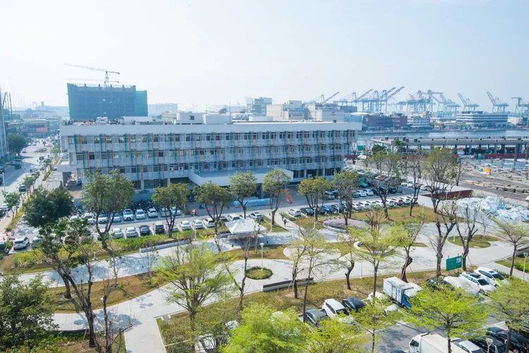 前鎮漁港改造中。取自海洋局臉書