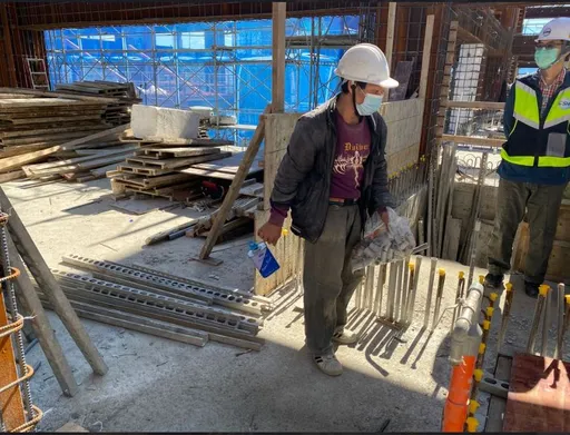 熱到融化!北市重點勞檢工地、外送業 勞工熱疾病最重罰雇主30萬