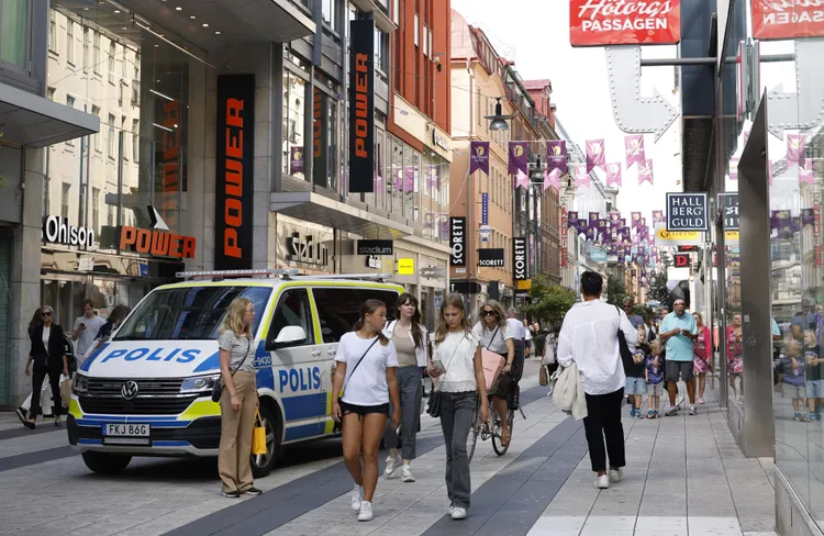 警方在觀光區加強巡邏。新華社