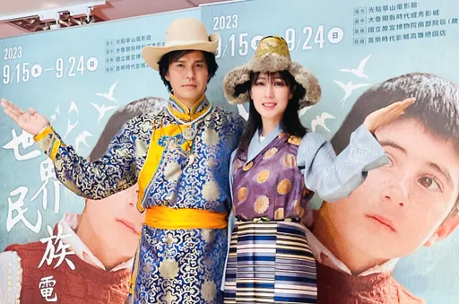 鄭人碩要加油啦　女友小薰被問婚事這樣說