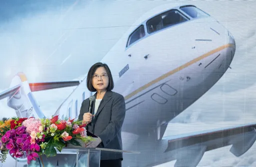 見證CL3500客機交機典禮 蔡英文:讓「台灣製造」站上國際也飛在天空
