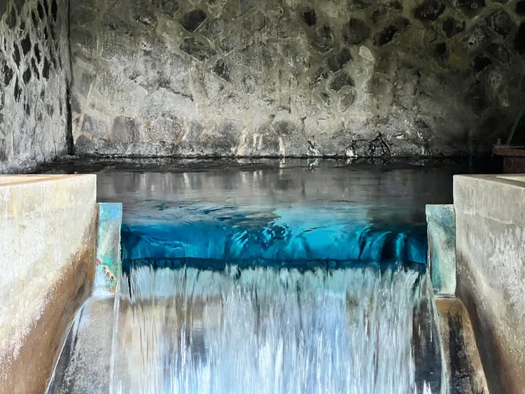 藍寶石泉。大地處提供