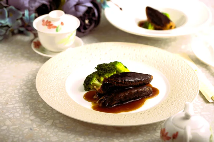 頂湯鮮燒北極紅參180元(1人份)。欣葉提供