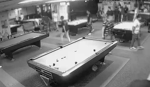 明仁會幹部替小弟出氣 「不讓打撞球」就率幫眾砸店