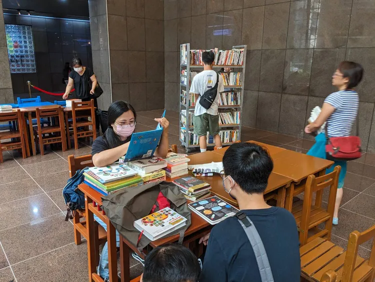延慧書庫兌書活動今明在北市府一樓登場。北市環保局提供