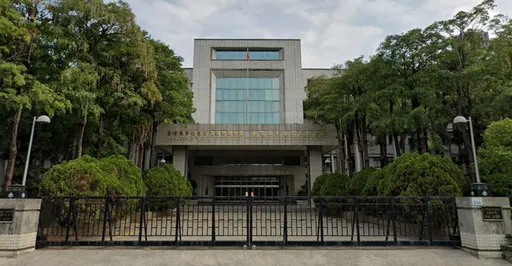 從看護到同居！家政婦被控盜領老董4658萬　更一審逆轉判無罪原因曝光