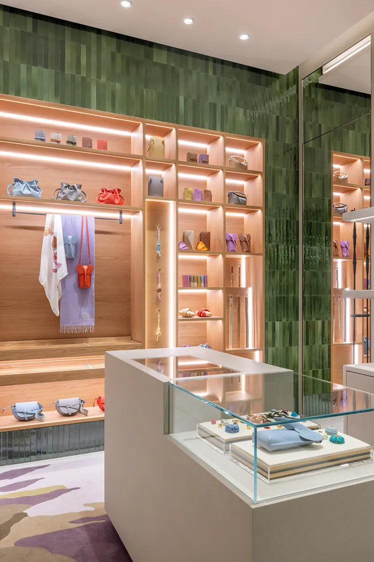 LOEWE台中新光三越女裝專賣店。品牌提供