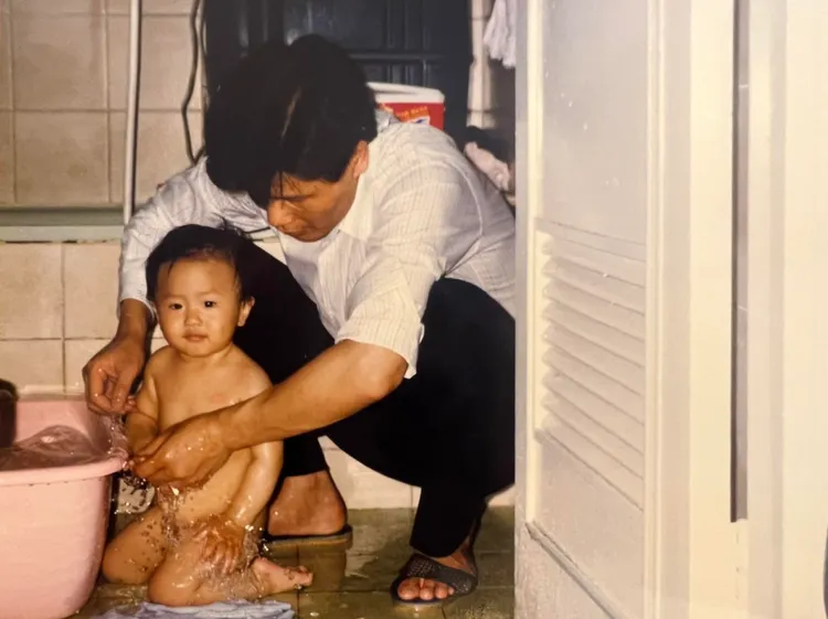 薔薔與父親合照。取自薔薔臉書