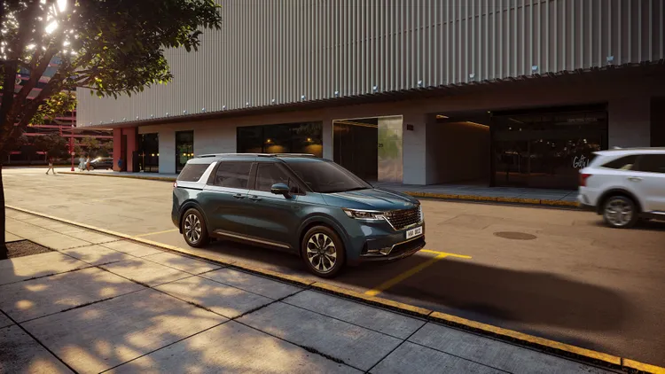 Carnival在7月份於國內奪下同級進口MPV銷售冠軍，同時榮獲J.D. Power 2023 U.S. APEAL Awards 最迷人Minivan車款冠軍。原廠照片