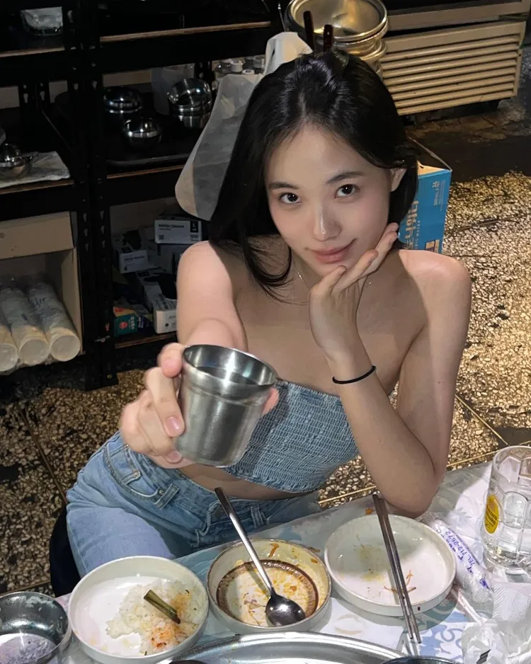 Lily分享韓國餐廳照。翻攝Lily IG