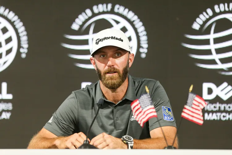 HUBLOT品牌大使、高球名將Dustin Johnson配戴Big Bang Unico Gold高爾夫腕錶。品牌提供