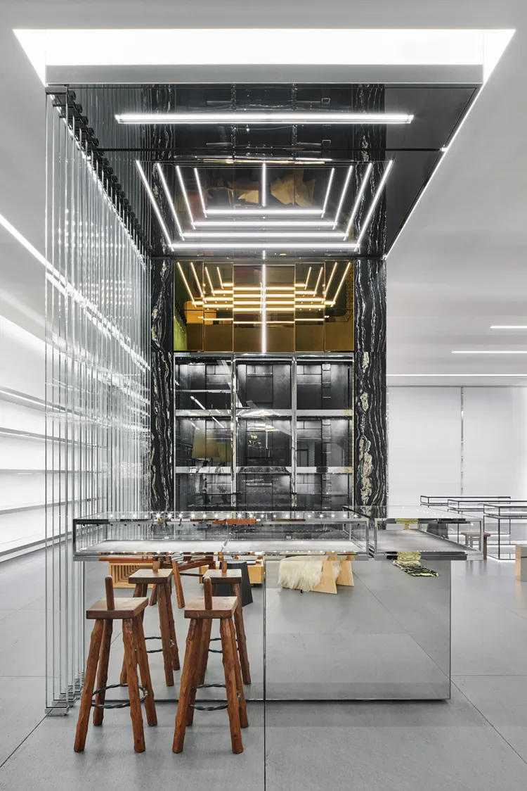 CELINE東京表參道精品店重新裝修開幕。品牌提供