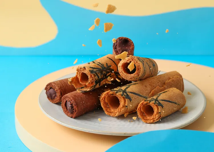 「好海派中秋蛋捲禮盒」加入全新口味「激厚海苔肉鬆蛋捲」。海邊走走提供