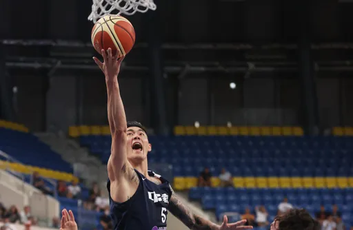 瓊斯盃｜劉錚攻守全能秀　中華藍大勝伊朗奪4連勝