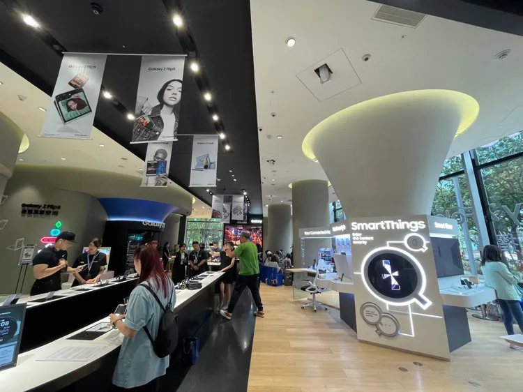 台灣三星實體門市約70家，目標2025年展店至120家。彭欣偉攝