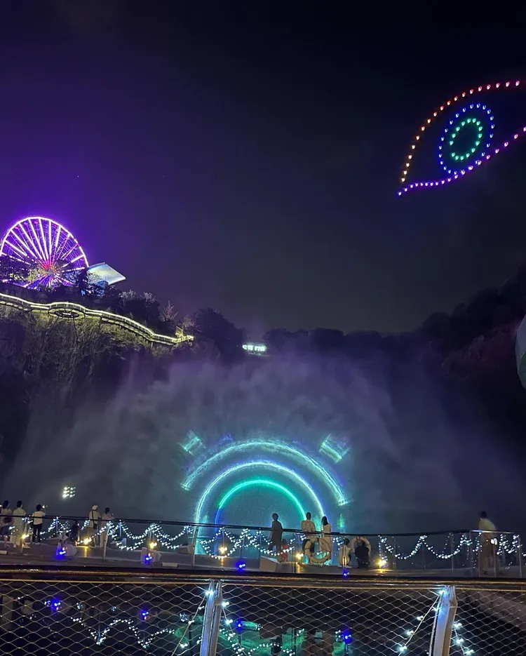 郭富城帶一家人到上海佘山世茂洲際酒店。翻攝郭富城IG