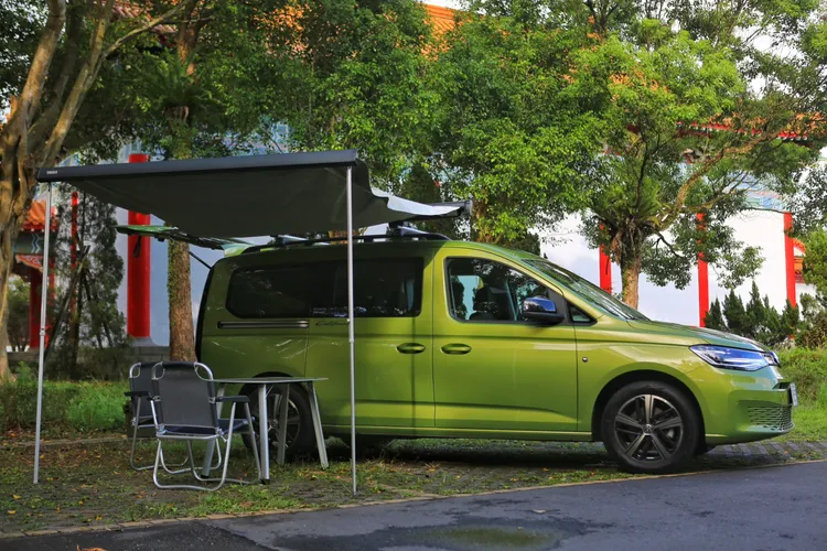 PHILIPS 600W儲能行動電源能供應多種小家電長時間運轉，對應初階的露營生活就已足敷使用，甚至可以脫離露營區的限制，隨處為家。林浩昇攝