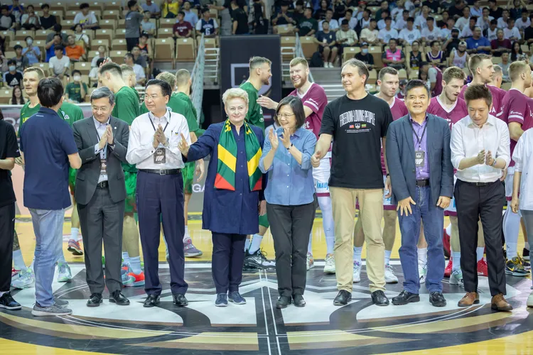 蔡英文及葛寶思凱德等人到場觀賽。總統府提供