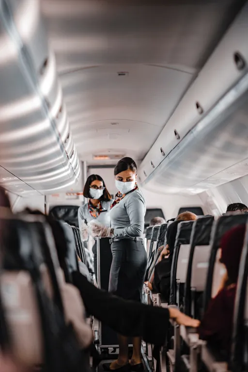 聽空姐過來人一句勸　飛機上「熱茶、熱咖啡」別碰