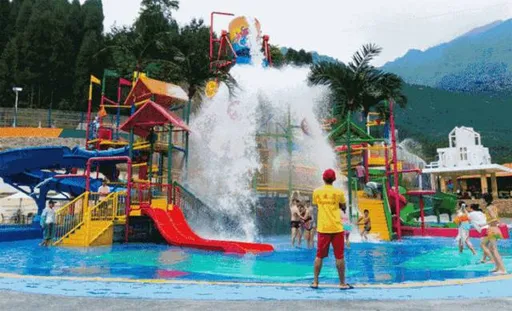 恐怖！水上樂園泳池吃人　遊客戲水被「吸入排水孔」奪命