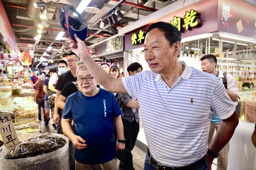 拆新市場蓋數位發展部大樓　「天大災難」郭台銘痛批：民進黨揮霍無度敗國亡家