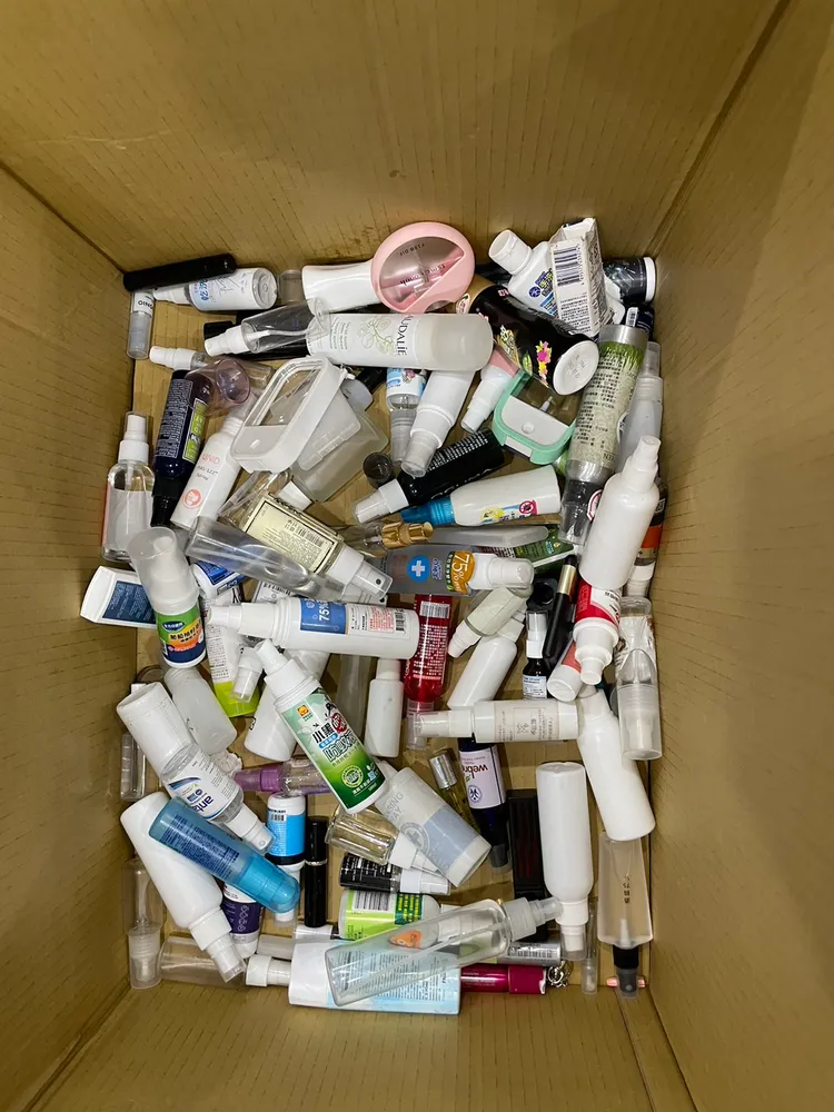 酒精、防蚊液也不得帶入內。翻攝自成人展臉書