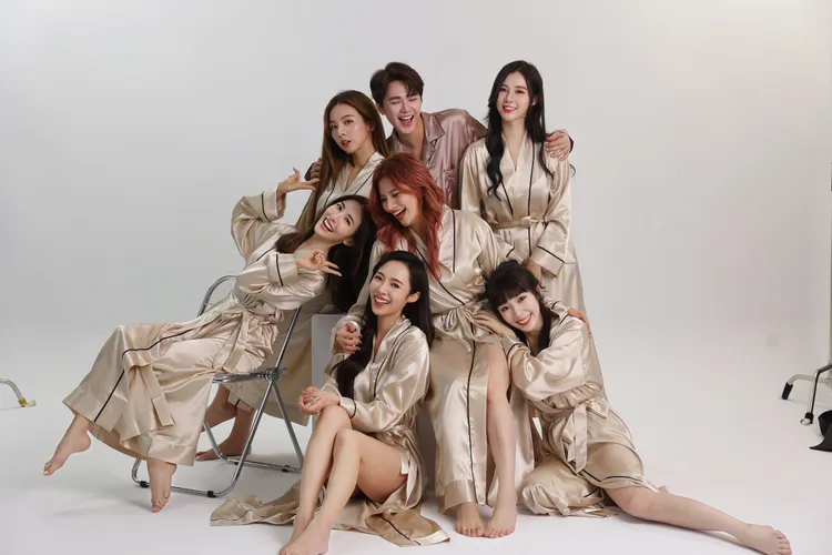 《慾望七人行》一波三折。《慾望七人行》提供