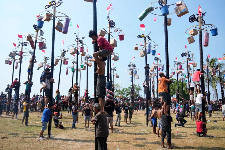 民眾熱烈餐與。美聯社