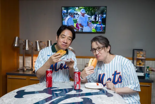 蕭美琴曬合照網狂敲碗「賴蕭配」! 綠委揭她心聲:尊重當事人意願