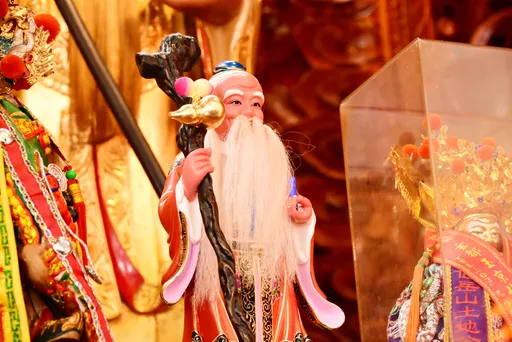 傳藝七夕好甜!拜月老、走鵲橋、祈紅線、喝甜茶 百隻喜鵲組情人鵲橋