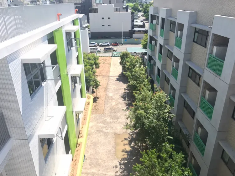 廍子國小第二期校舍正全力趕工。市府提供