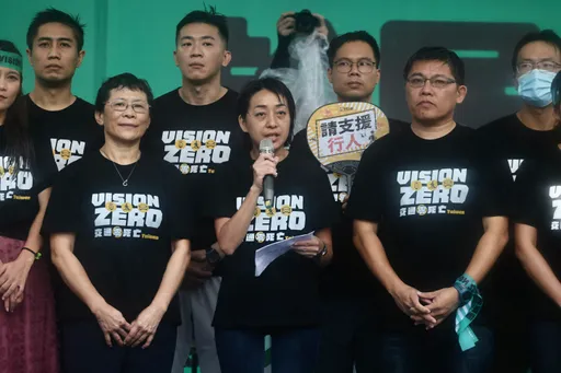 挺行人!王婉諭砲打賴侯柯郭全不放過 喊「好好反省、別聽牛鬼蛇神指揮」