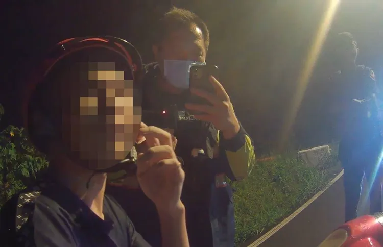 黃男一度裝作聽不懂中文。大園警分局提供