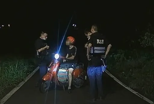 轉角遇到「礙」!逃逸移工掉頭走太突兀 警專實習生眼尖立功